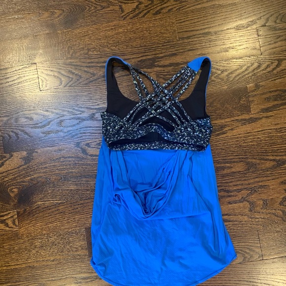 Lululemon tank with built in bra - Picture 5 of 5